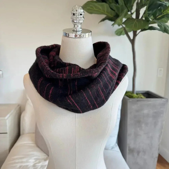 Alexander Wang Accessories - Alexander Wang Red Black Infinity Scarf